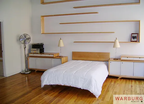 Rented by Warburg | media 4