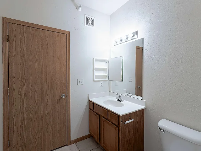 Gateway Park Apartments — Photo 68