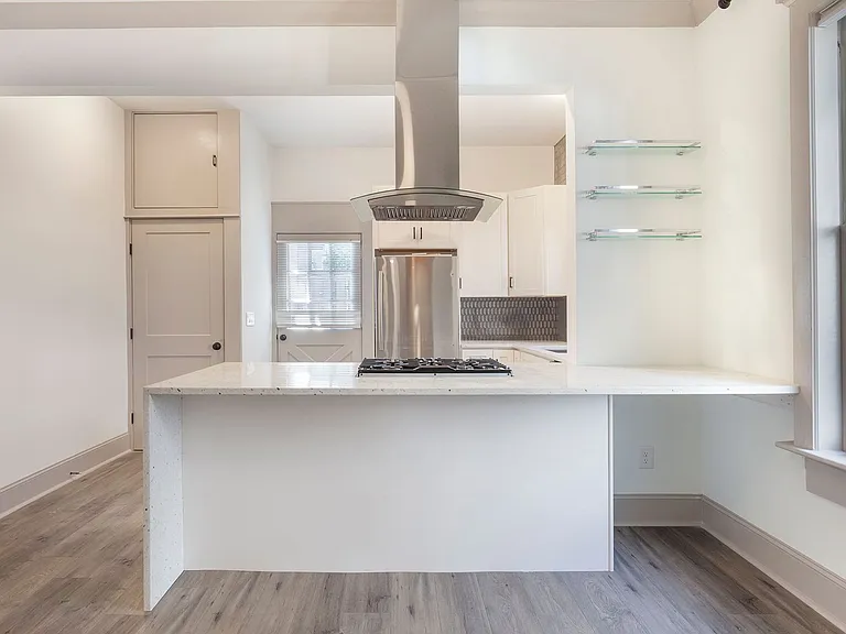 720 Penn Ave NE #6 — Photo 9