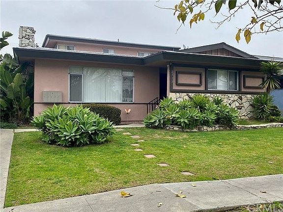 3rd image of 2713 W Rosecrans Ave