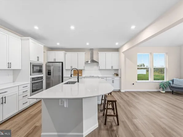 5024 Gray Fox Dr, Bealeton, VA 22712