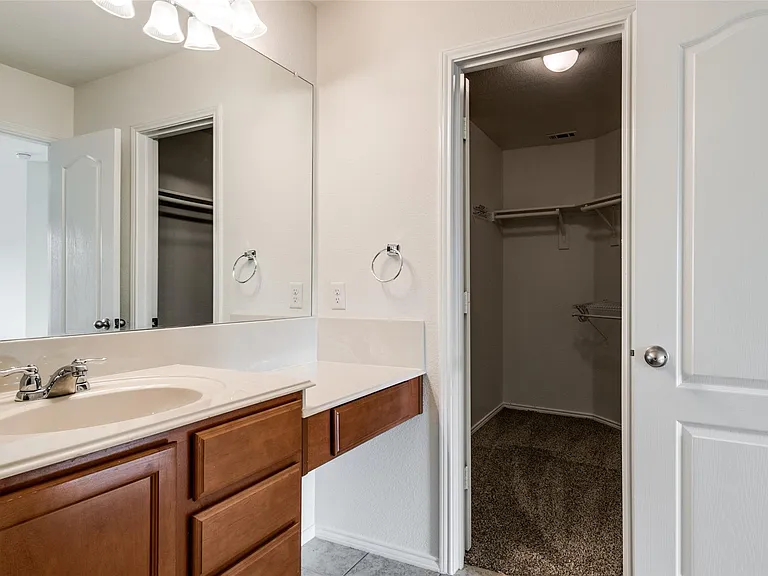 929 Glenndon Dr — Photo 10