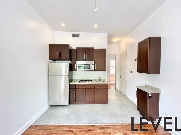 5th image of 256 Lafayette Ave #Ii