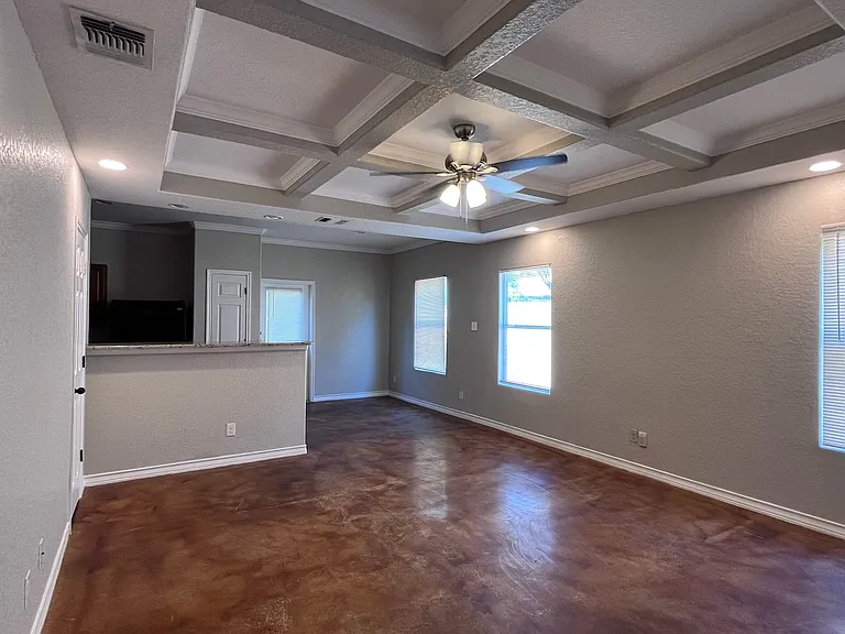 5107-5109 Flipper Dr — Photo 2