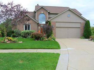 42220 Shulock Dr, Clinton Township, MI 48038