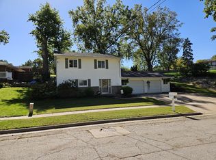 1238 Halstead St, Muscatine, IA 52761