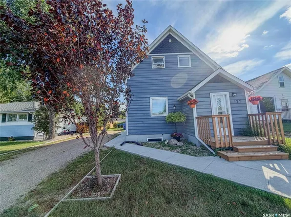 127 10th AVENUE W, Melville, SK S0A 2P0