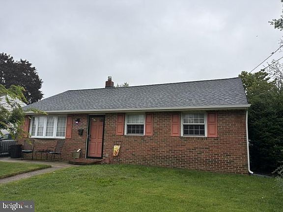 2nd image of 420 Windsor Dr
