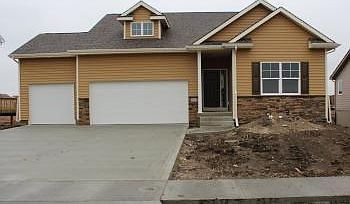 1st image of 908 NW Reinhart Dr