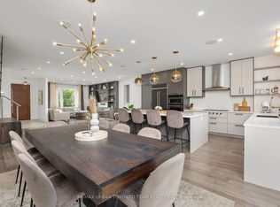 58 Manitoba St, Toronto, ON M8Y 1C9