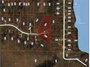 2370 Woodland Trl, Hillsdale, MI 49242