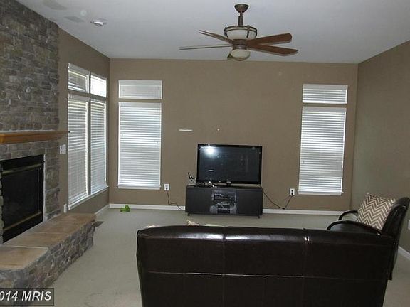 3rd image of 9661 Bergamont Ct