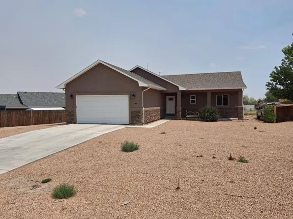 646 S Bond Dr E, Pueblo West, CO 81007