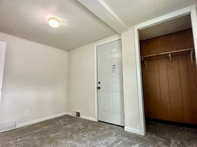 1128 Saint George St — Photo 13