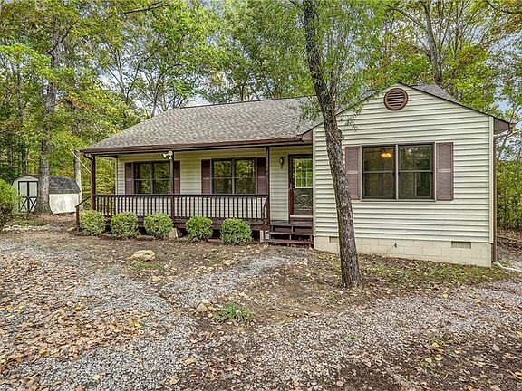 2nd image of 443 Whispering Pine Ln