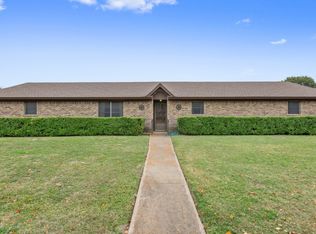 800 W Billington Dr, Robinson, TX 76706