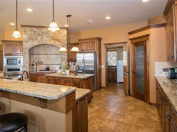 5th image of 11800 Marbella Dr