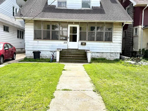 214 E Thrush Ave, Peoria, IL 61603
