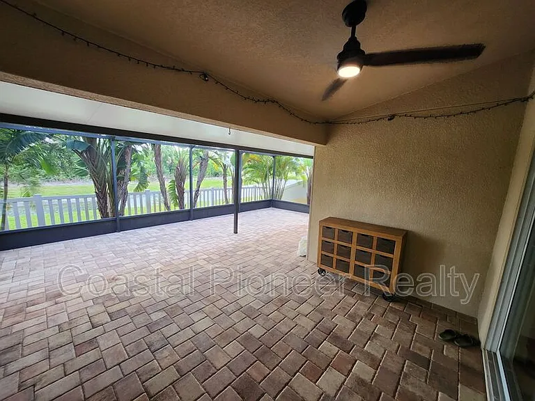 11404 Holmbridge Ln — Photo 59