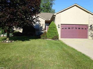 39050 Rivercrest Ave, Harrison Township, MI 48045
