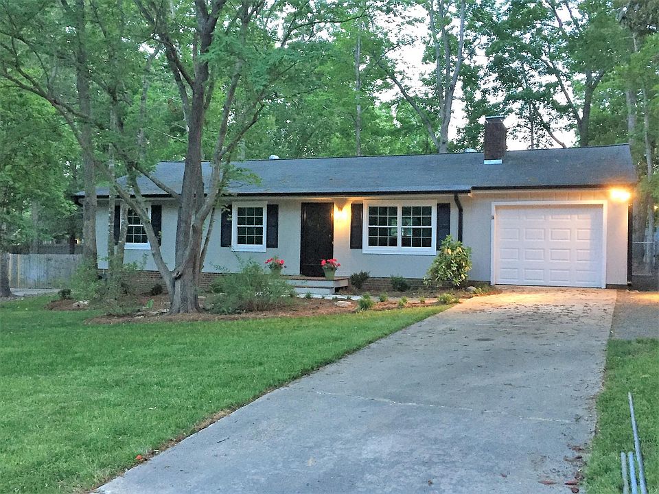 Newly Renovated Open Floor Plan in 3 BR/2 BA Ranch in Beacon Hills, Indian Trail