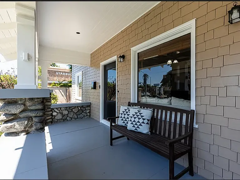 125 E Alvarado St — Photo 26