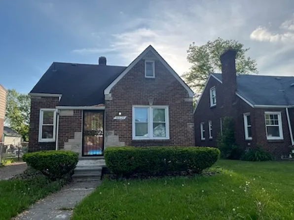 8841 Grandville Ave, Detroit, MI 48228