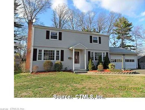 1st image of 17 Putnam Dr