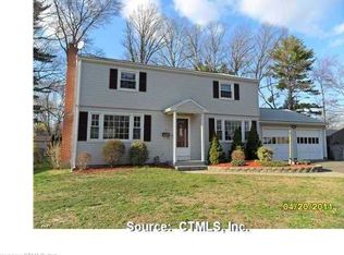 17 Putnam Dr, Enfield, CT 06082