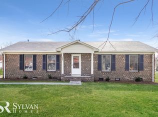 1402 Rotherwood Rd, Greensboro, NC 27406