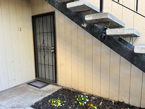 2nd image of 328 Northbank Ct APT 13