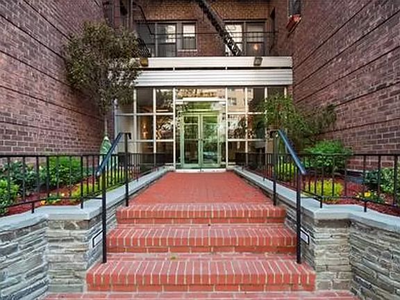 5th image of 50-54 E 8th St #6I