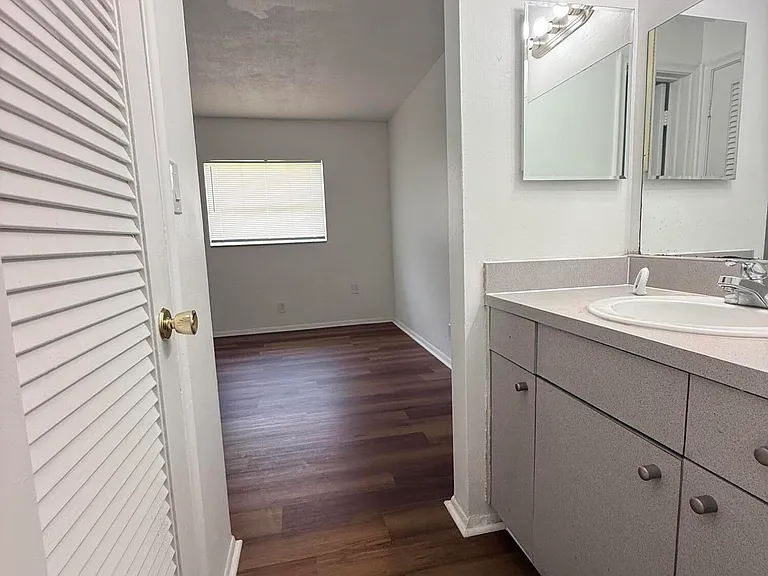 4001 NW 31st Ave #4 — Photo 20