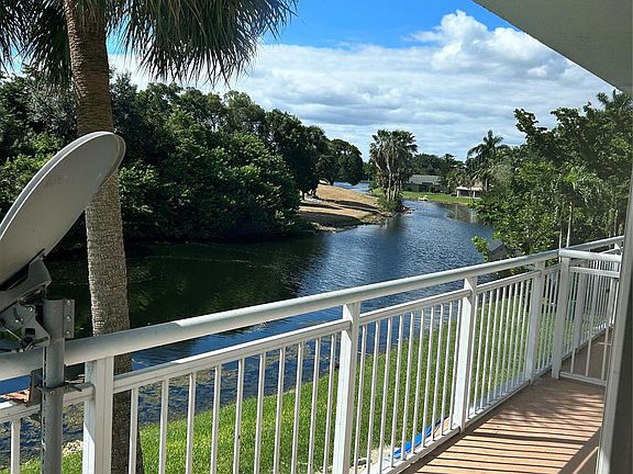 4th image of 405 S Pine Island Rd APT 205D