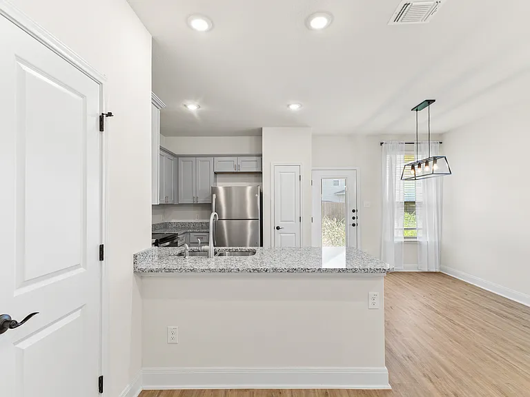 7615 Gramercy Way #102 — Photo 9