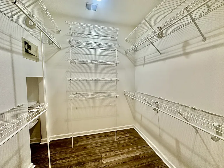 9 Royal Pointe Dr — Photo 33