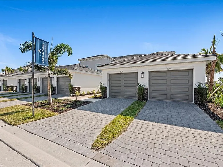 11751 Venetian Lagoon Dr #104 — Photo 25