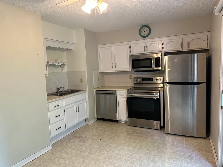 Dean Dr — Photo 4