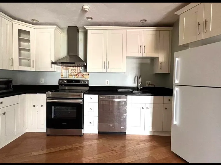 215 Thomas Burgin Pkwy #42 — Photo 4