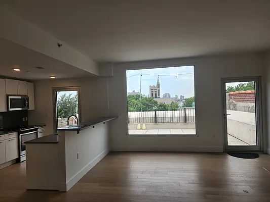 Rented by Voro New York | media 13