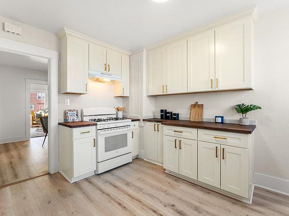 4th image of 440 Bellevue Ave