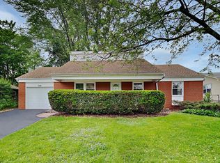 392 Indian Hill Dr, Buffalo Grove, IL 60089