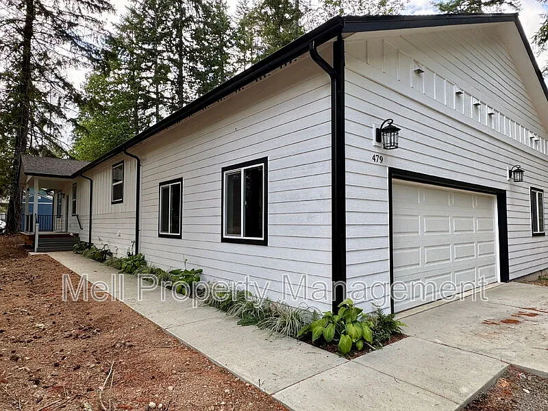 3 bed, 2.5 bath, 2083 sqft, $2,650 — Photo 1