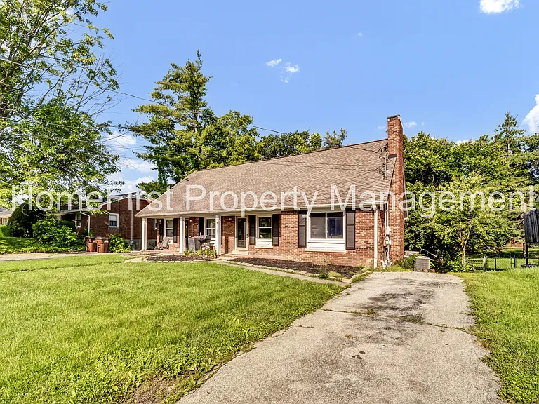 105 Meadowlark Dr #B — Photo 3