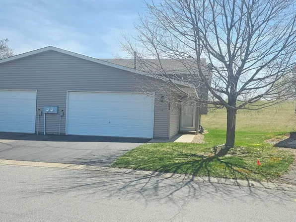 1501 McIntosh Cir, Shakopee, MN 55379