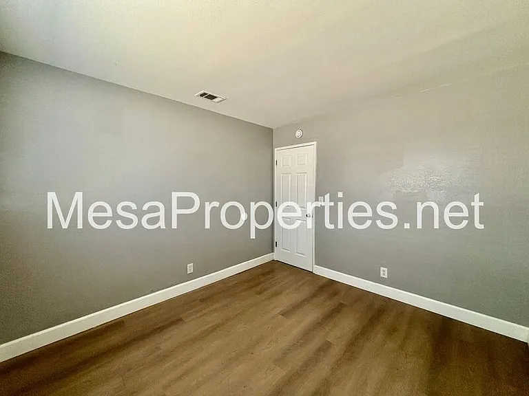16327 Seneca Rd — Photo 10