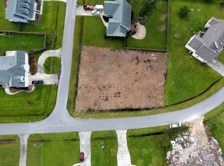 100 Mom Ln, New Bern, NC 28562