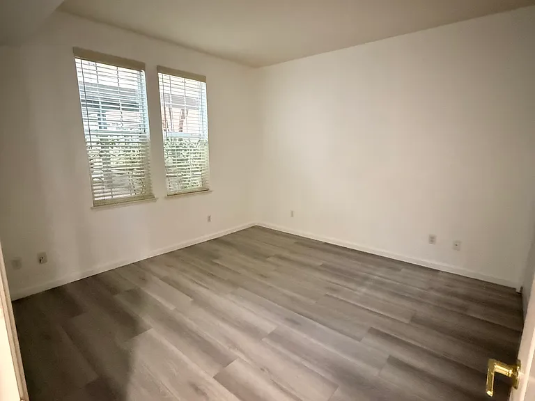 860 Meridian Bay Ln #124 — Photo 6