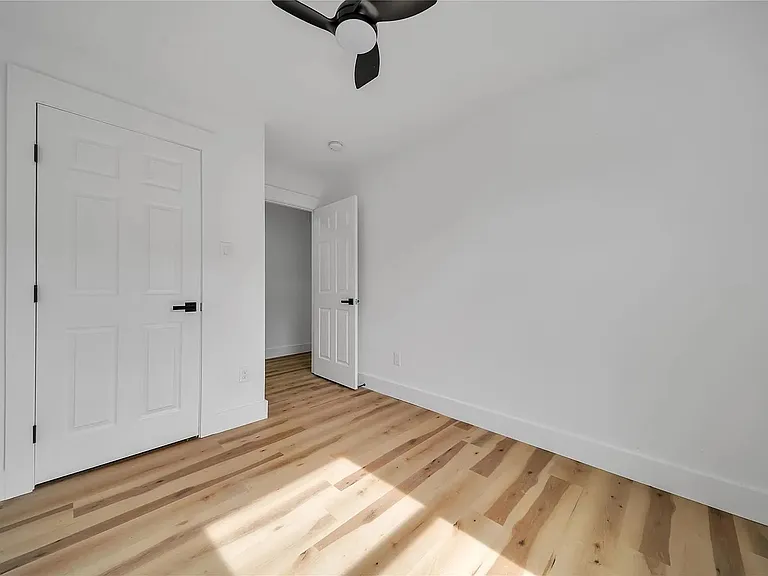 485 25th St SE — Photo 11