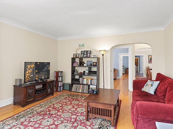 4th image of 5012 N Lawndale Ave